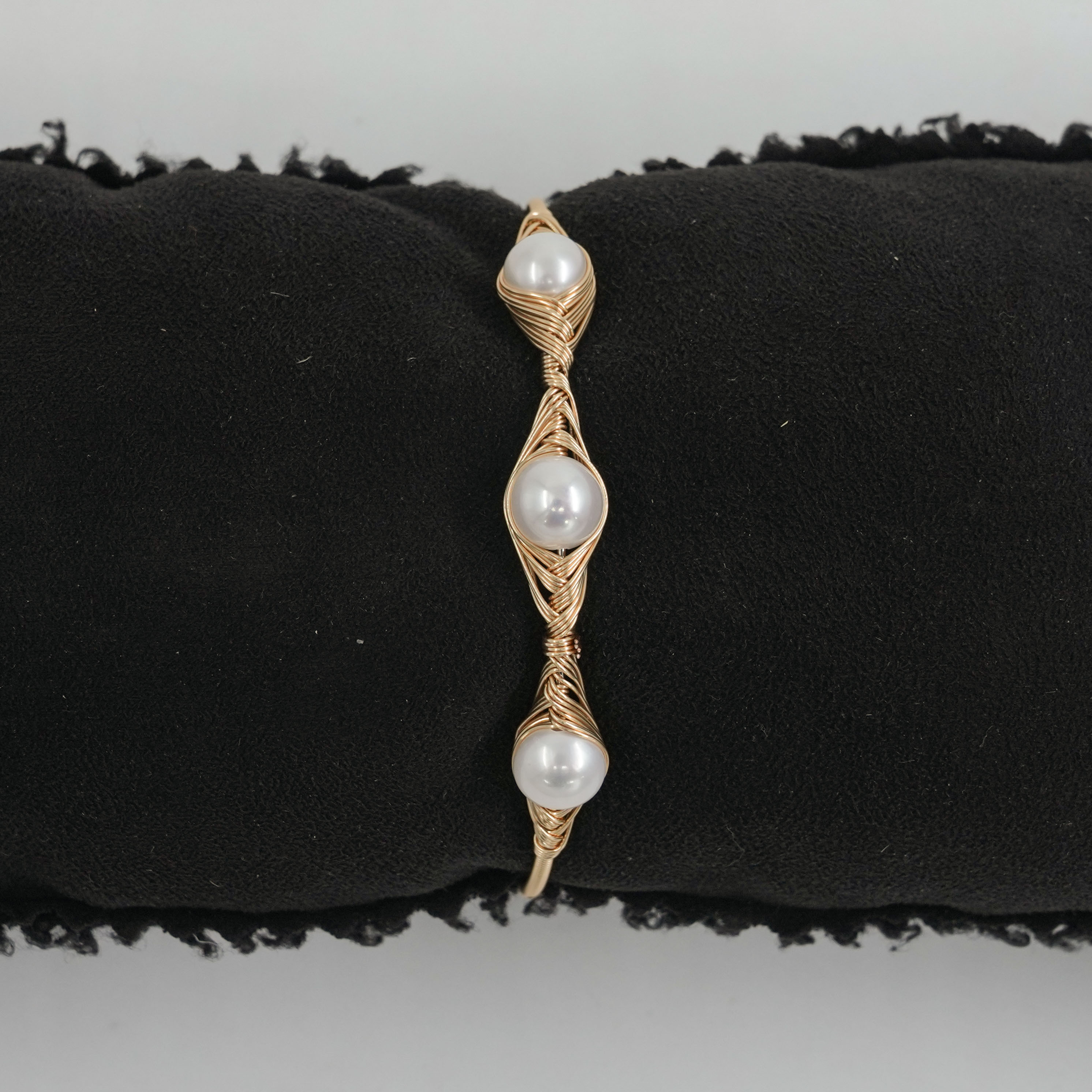 The Pearl Atelier by Kabra Pearls - Gold Polished 3 Pearl Bracelet